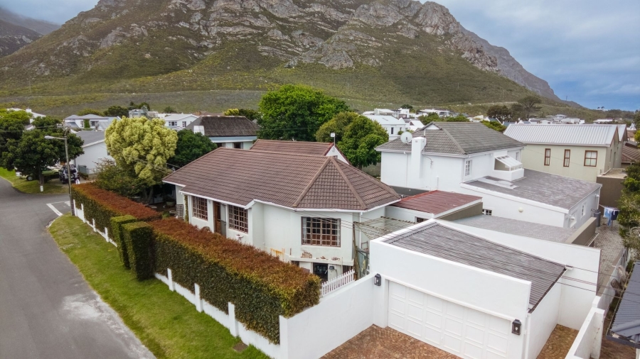 3 Bedroom Property for Sale in Voelklip Western Cape